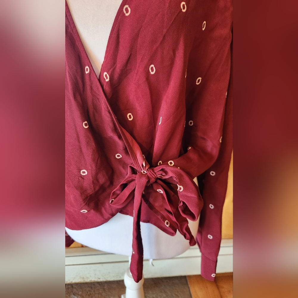 J.Crew Tie Front 100% Silk Top in Burgundy Dot Size Large - Picture 3 of 9